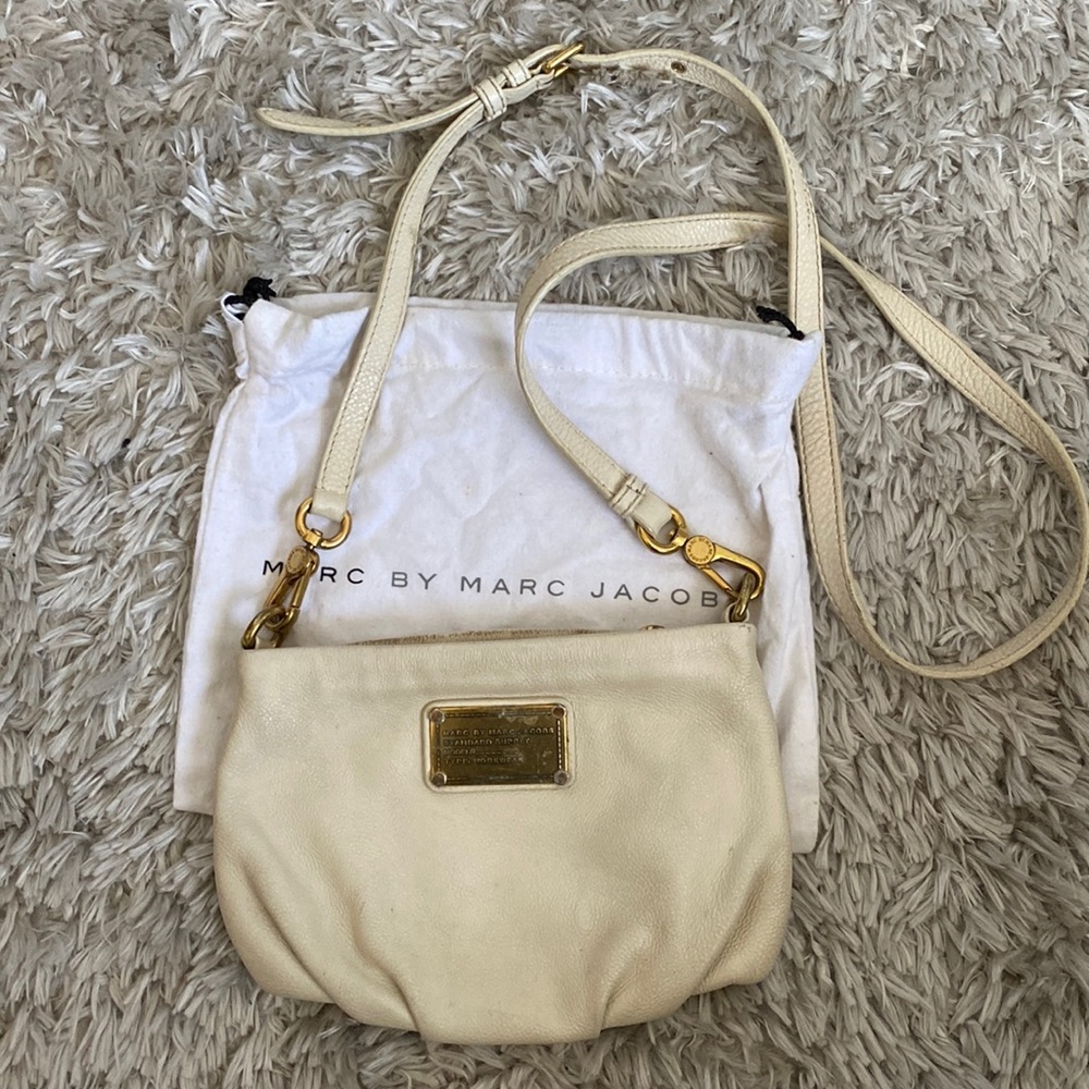 Marc by Marc Jacob’s 
White Leather “Percy” crossbody